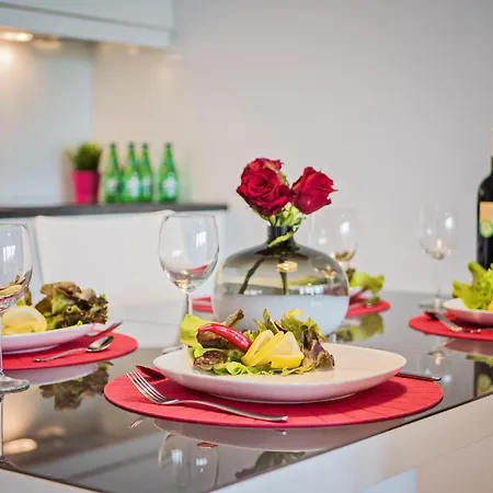 Homely Place Poznania *